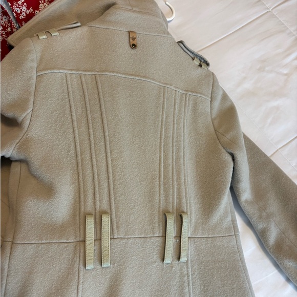 Coat - Picture 3 of 4
